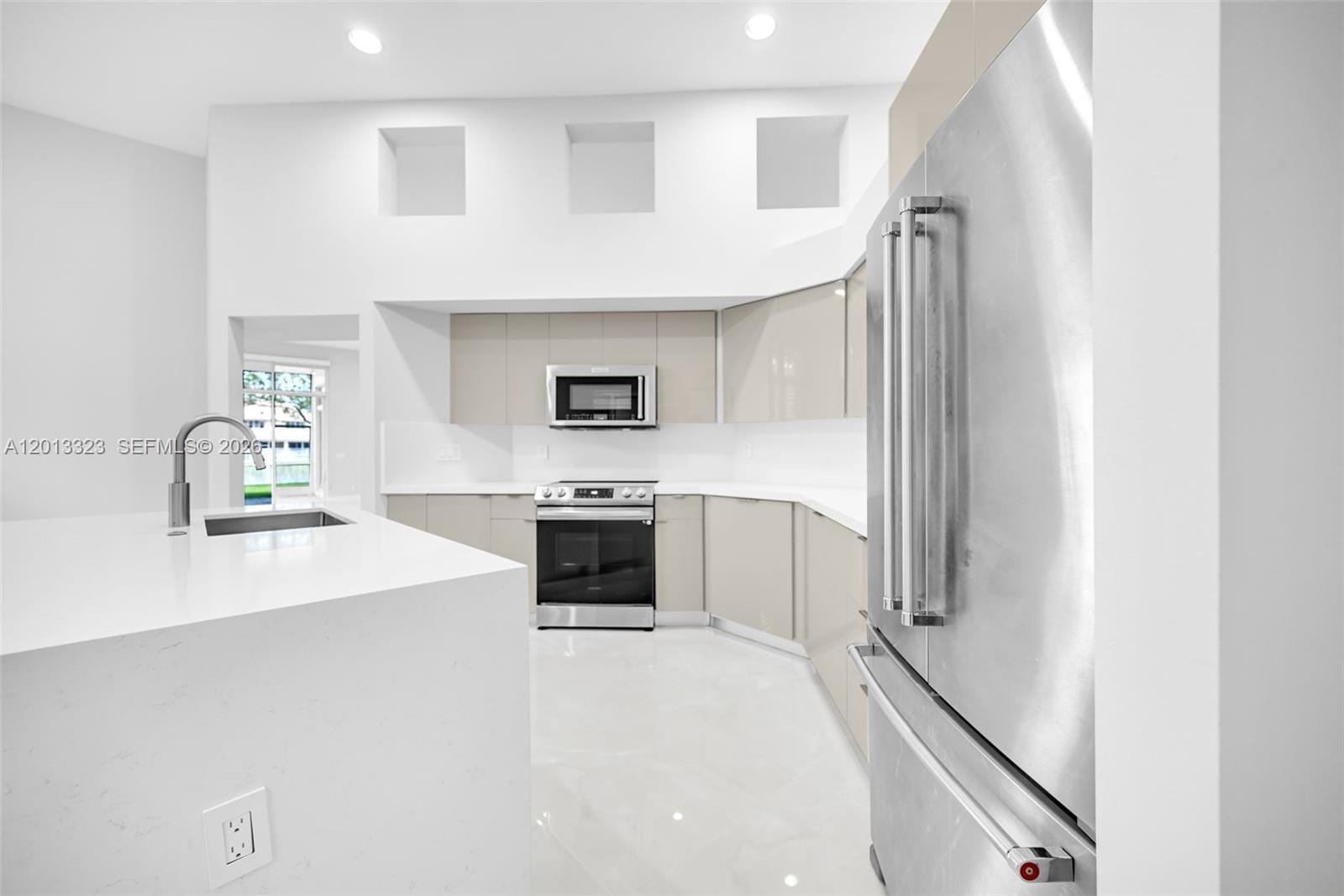 2553 Bay Pointe Drive — photo 11