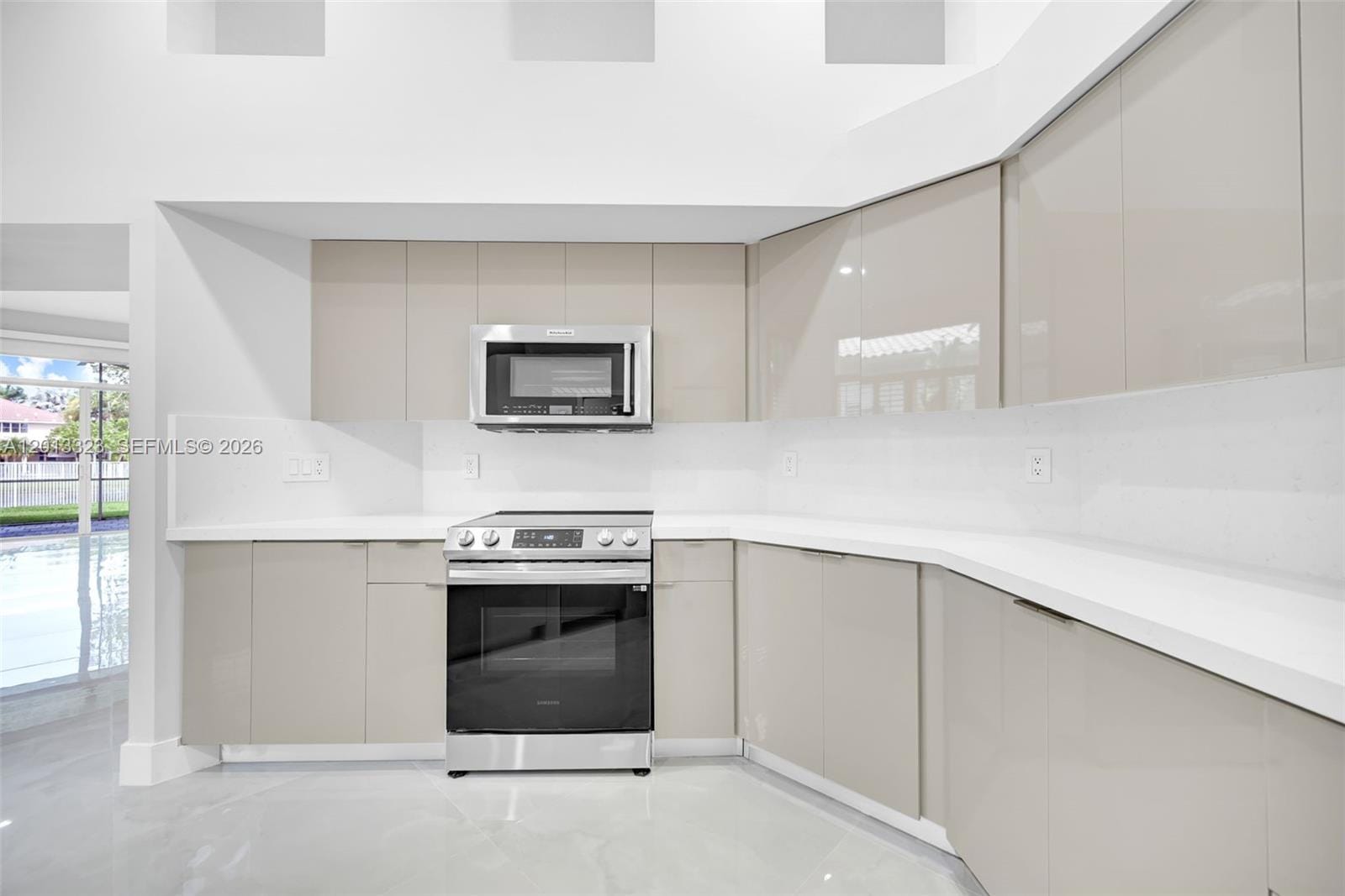 2553 Bay Pointe Drive — photo 12
