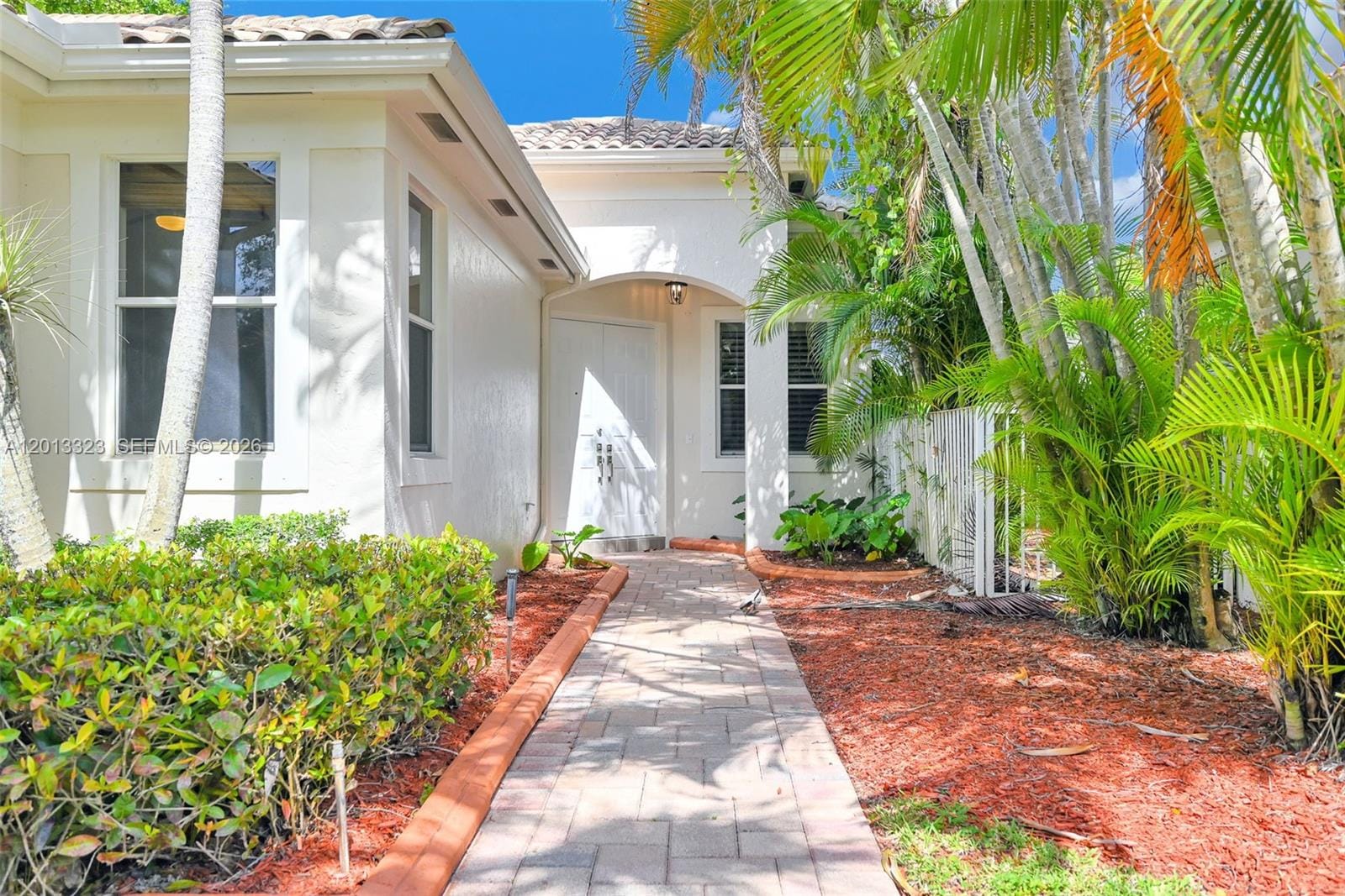 2553 Bay Pointe Drive — photo 4