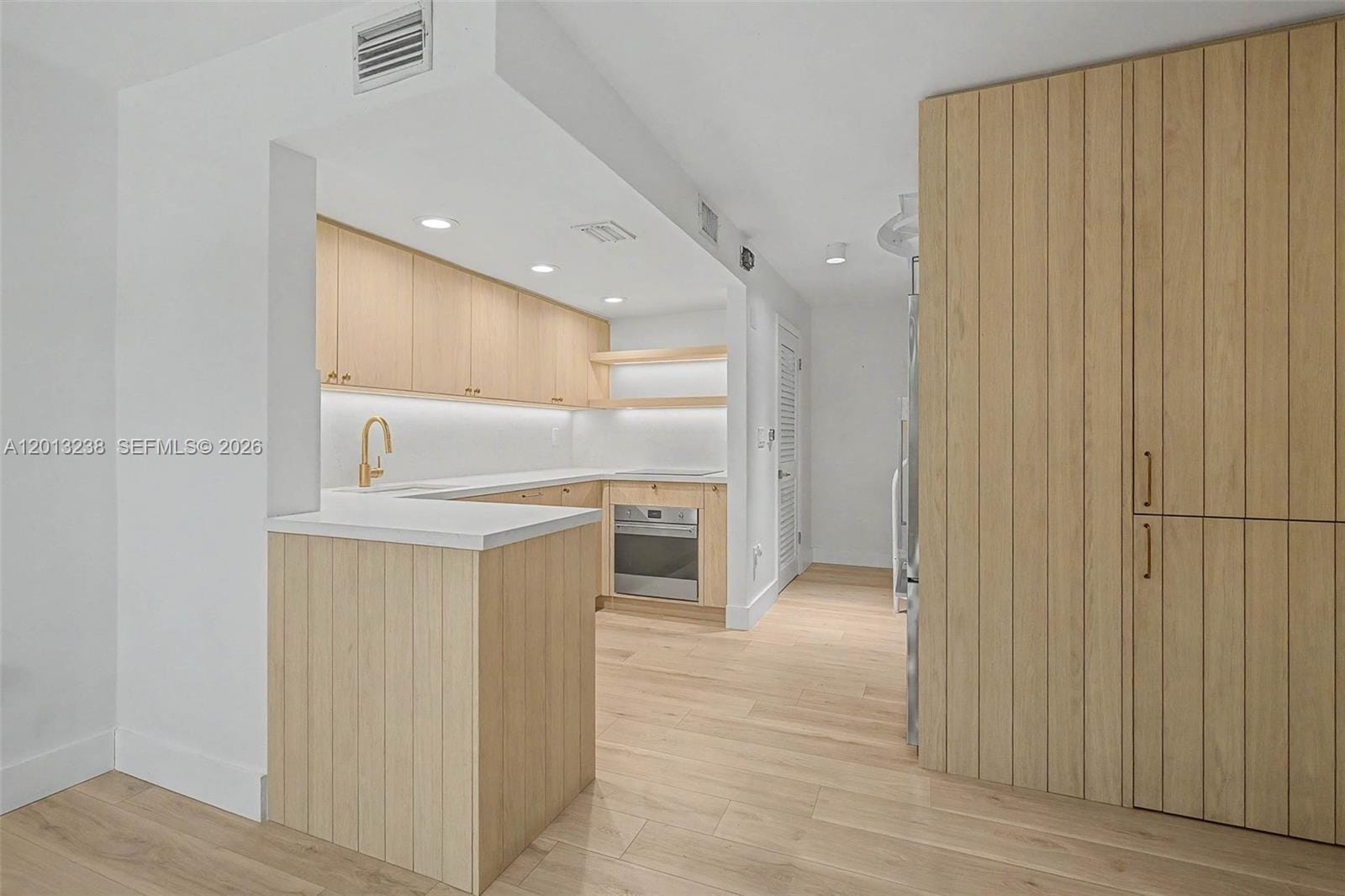 2984 Mary Street — photo 7