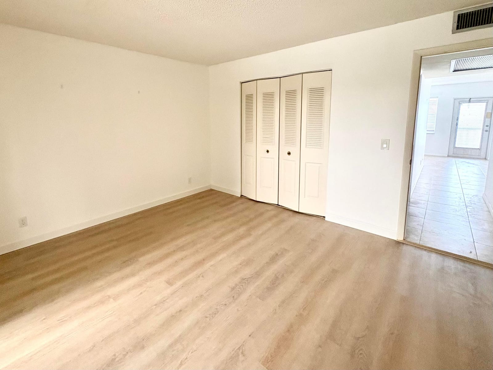 163 Somerset Crescent H — photo 11