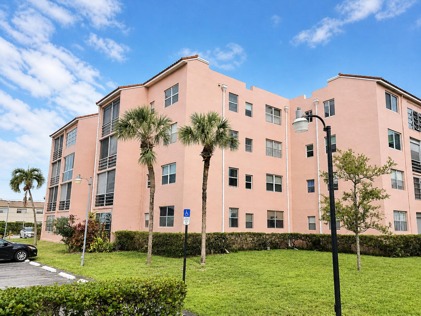 2841 Somerset Drive 107, Lauderdale Lakes, FL 33311, Lauderdale Lakes