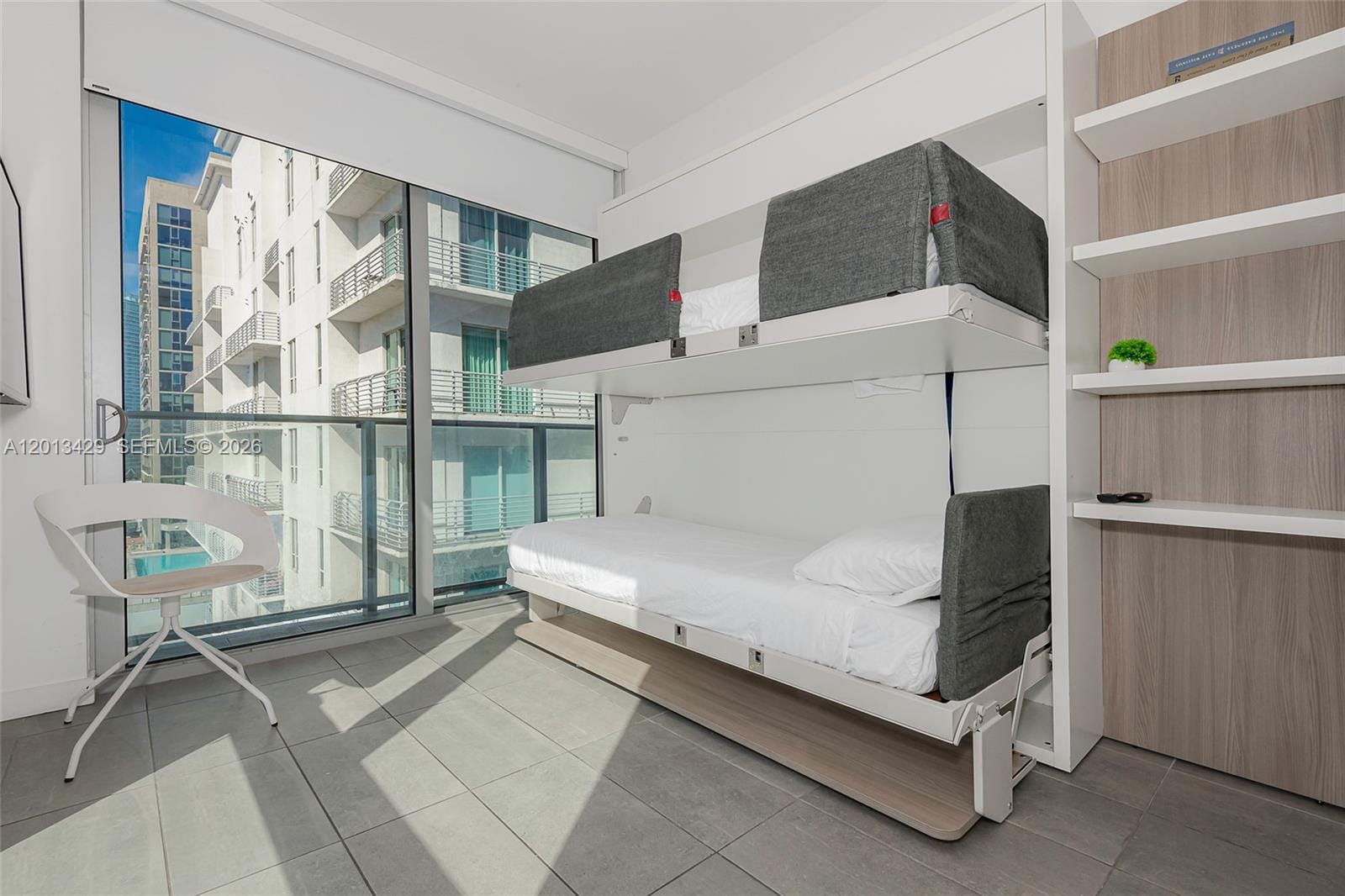 227 NE 2nd Street 2206, Miami, FL 33132 photo 17