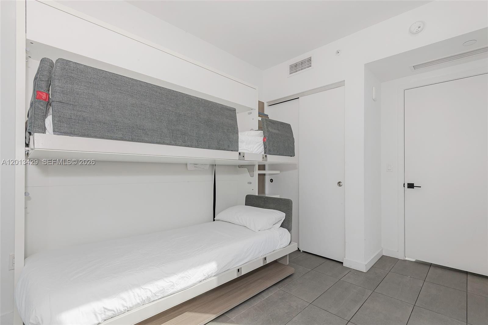 227 NE 2nd Street 2206, Miami, FL 33132 photo 21