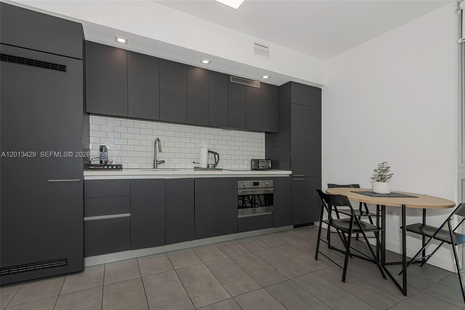 227 NE 2nd Street 2206, Miami, FL 33132 photo 25