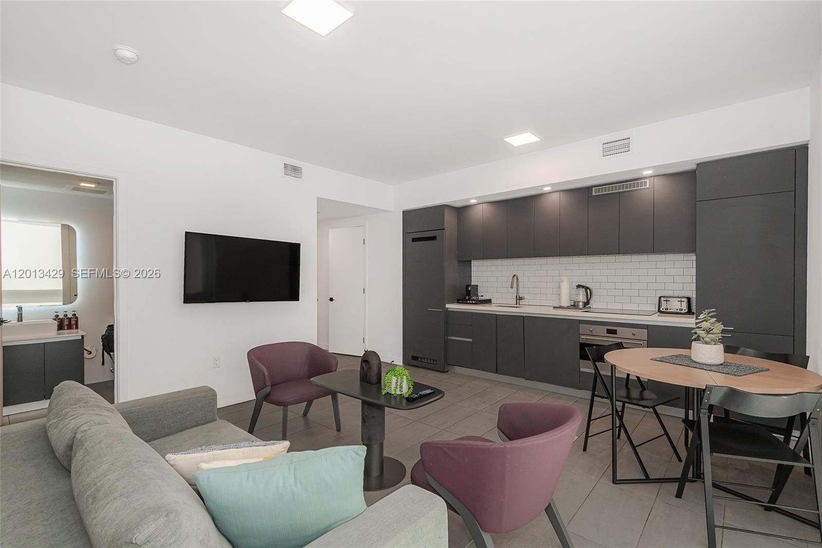 227 NE 2nd Street 2206, Miami, FL 33132 photo 28