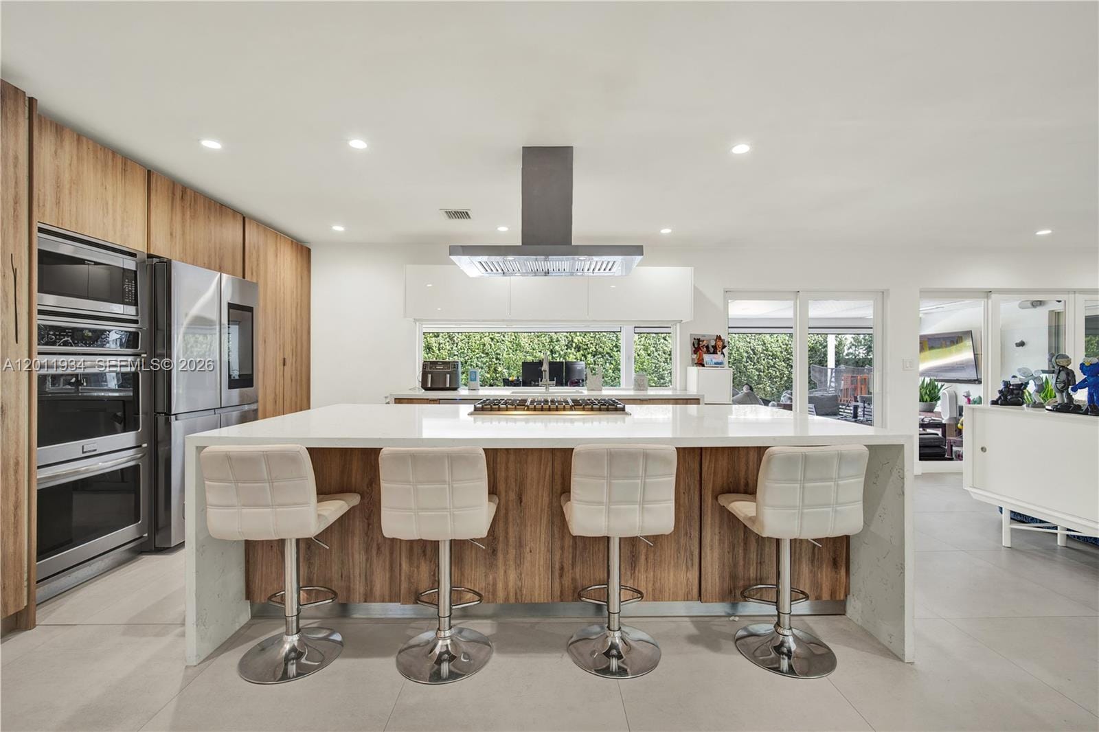 21015 NE 19th Court, Miami, FL 33179 photo 14