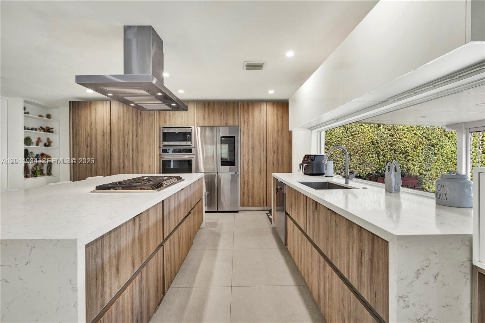 21015 NE 19th Court, Miami, FL 33179 photo 15