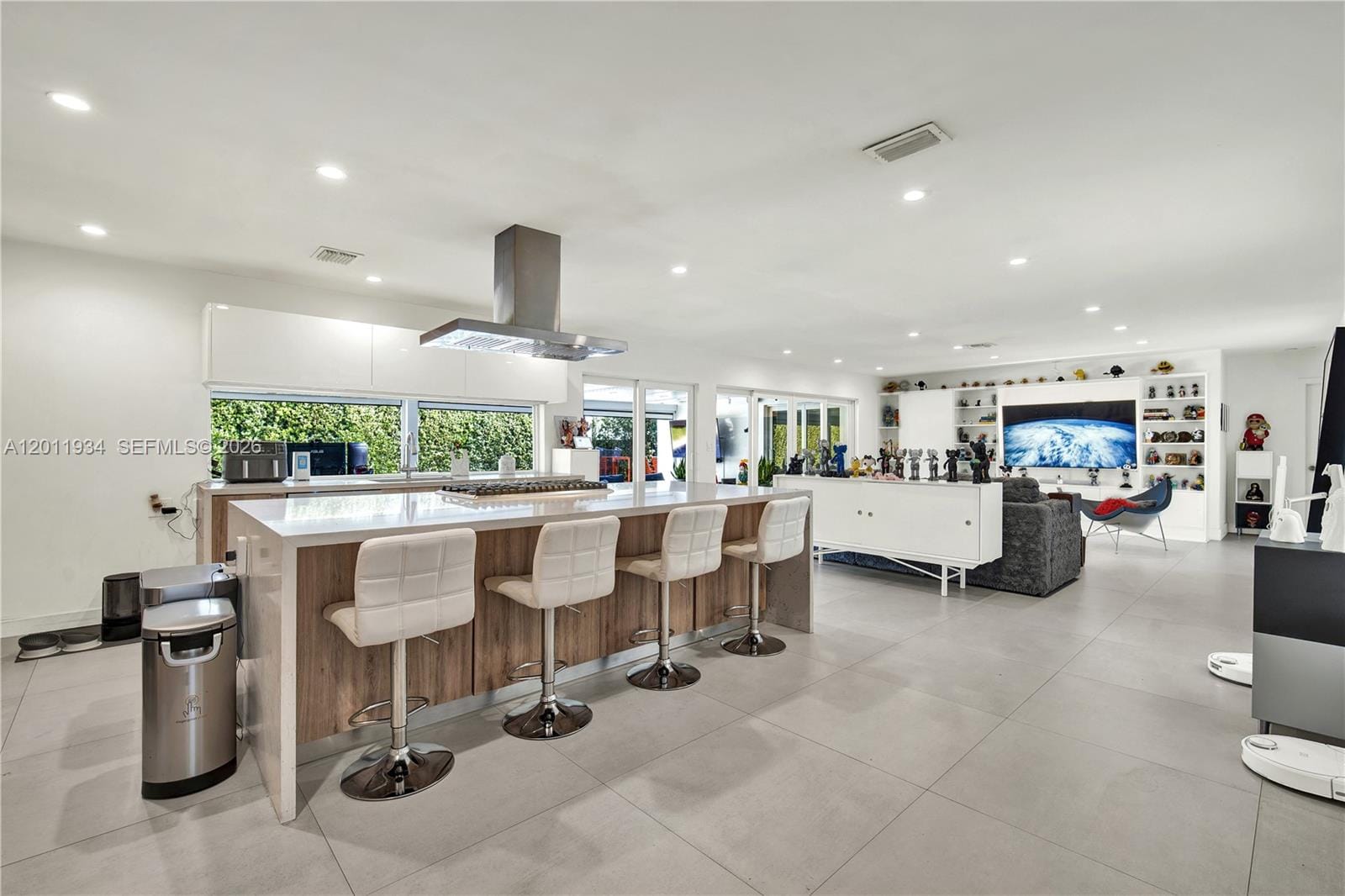 21015 NE 19th Court, Miami, FL 33179 photo 18