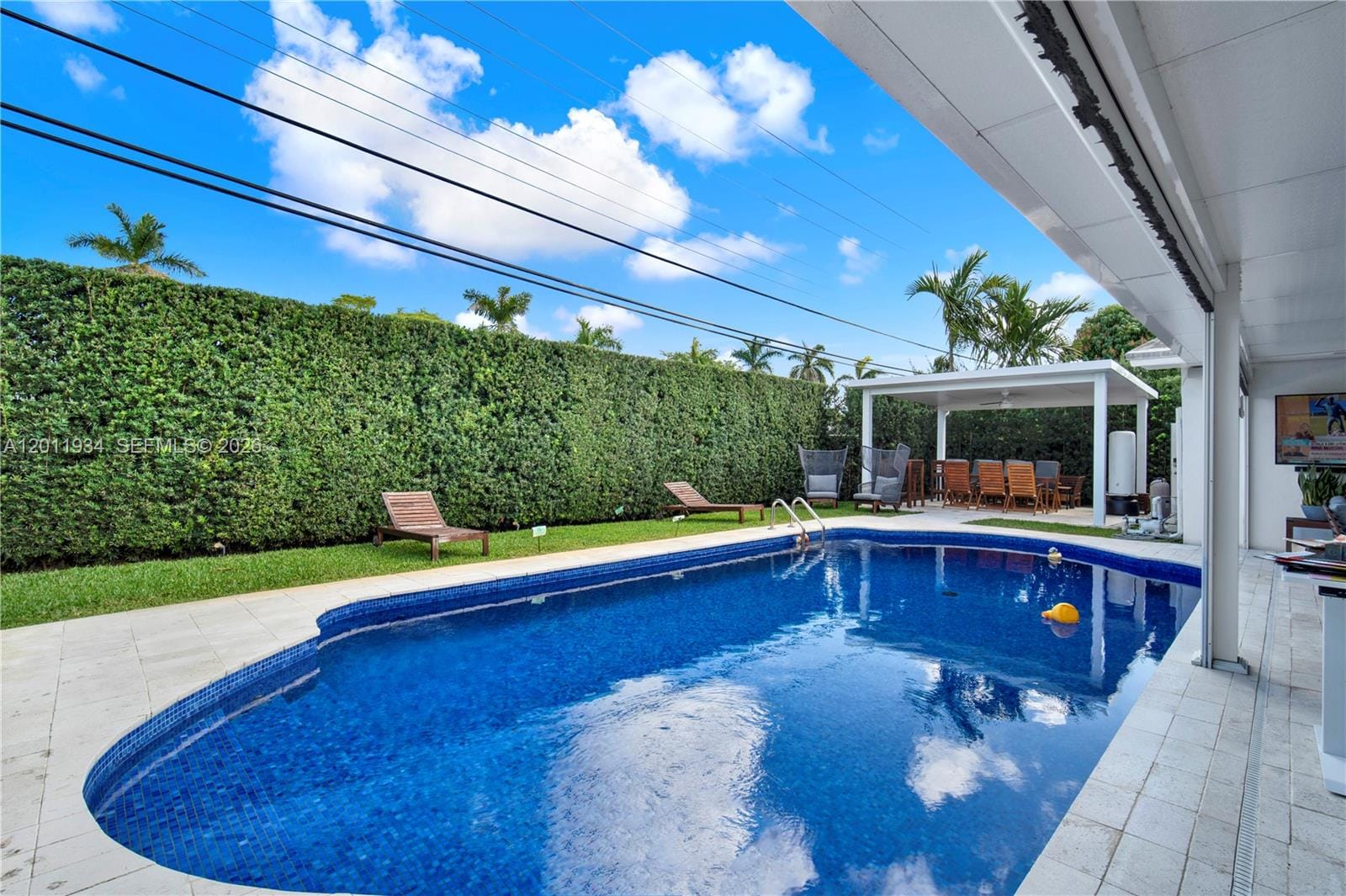 21015 NE 19th Court, Miami, FL 33179 photo 4