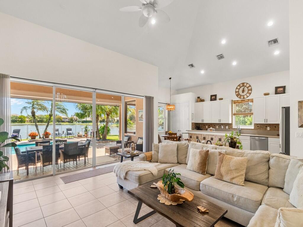 1010 SW Ruby Ave Avenue SW, Vero Beach, FL 32968 photo 24