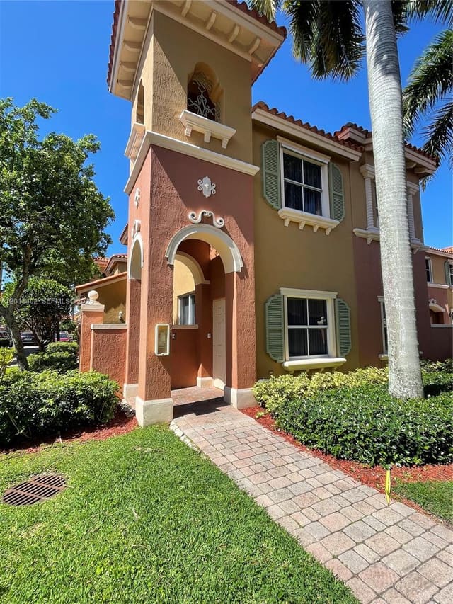 10666 SW 7th Street 2106, Pembroke Pines, FL 33025