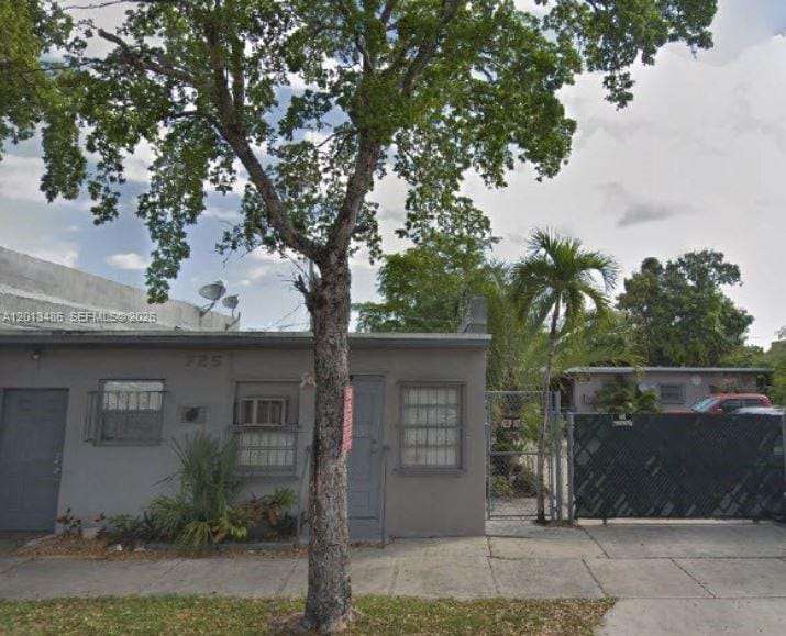 725 Opa Locka Boulevard C, Opa-Locka, FL 33054 photo 4