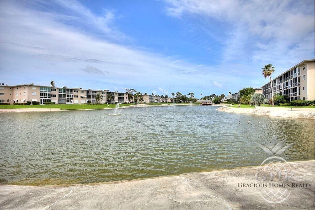 2724 S Garden Dr 306 — photo 6