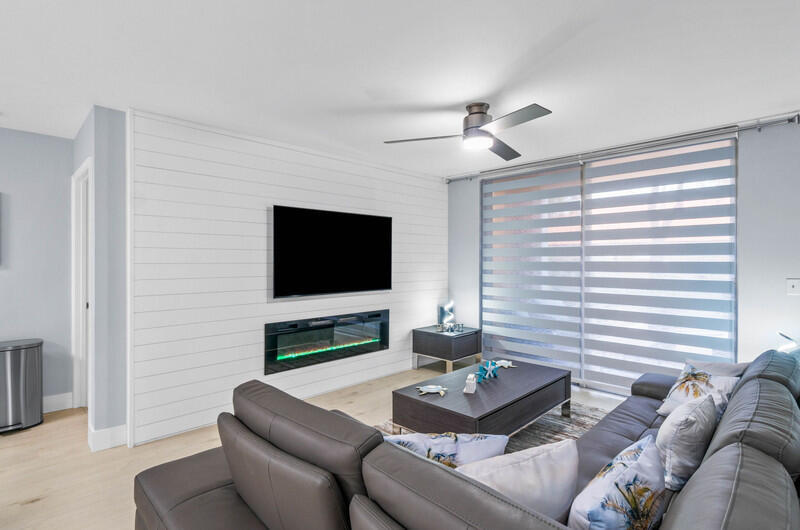 140 Yacht Club Way 107, Hypoluxo, FL 33462, Hypoluxo