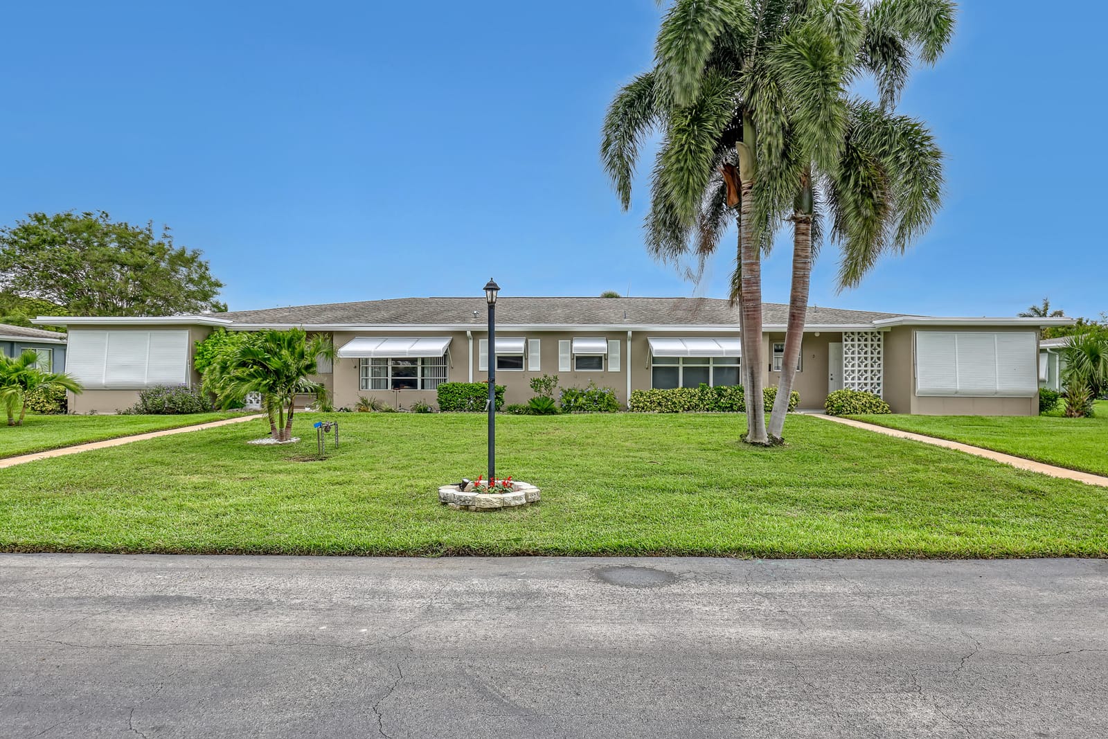 245 Main Boulevard B — photo 1