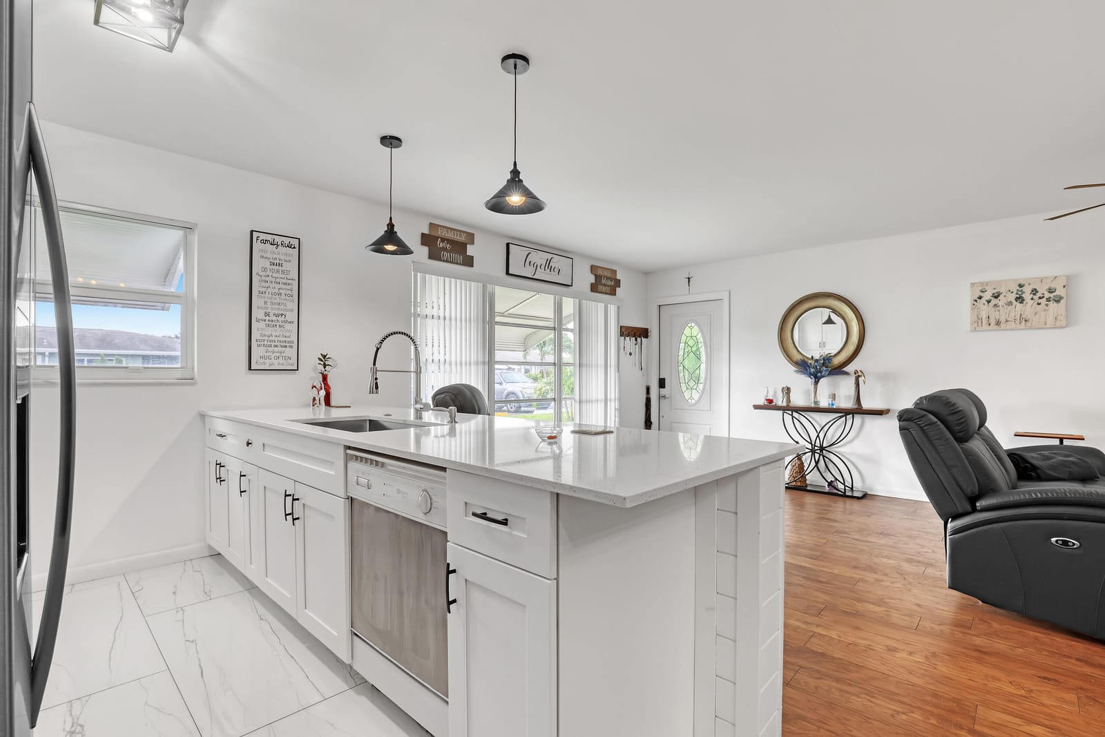 245 Main Boulevard B — photo 12