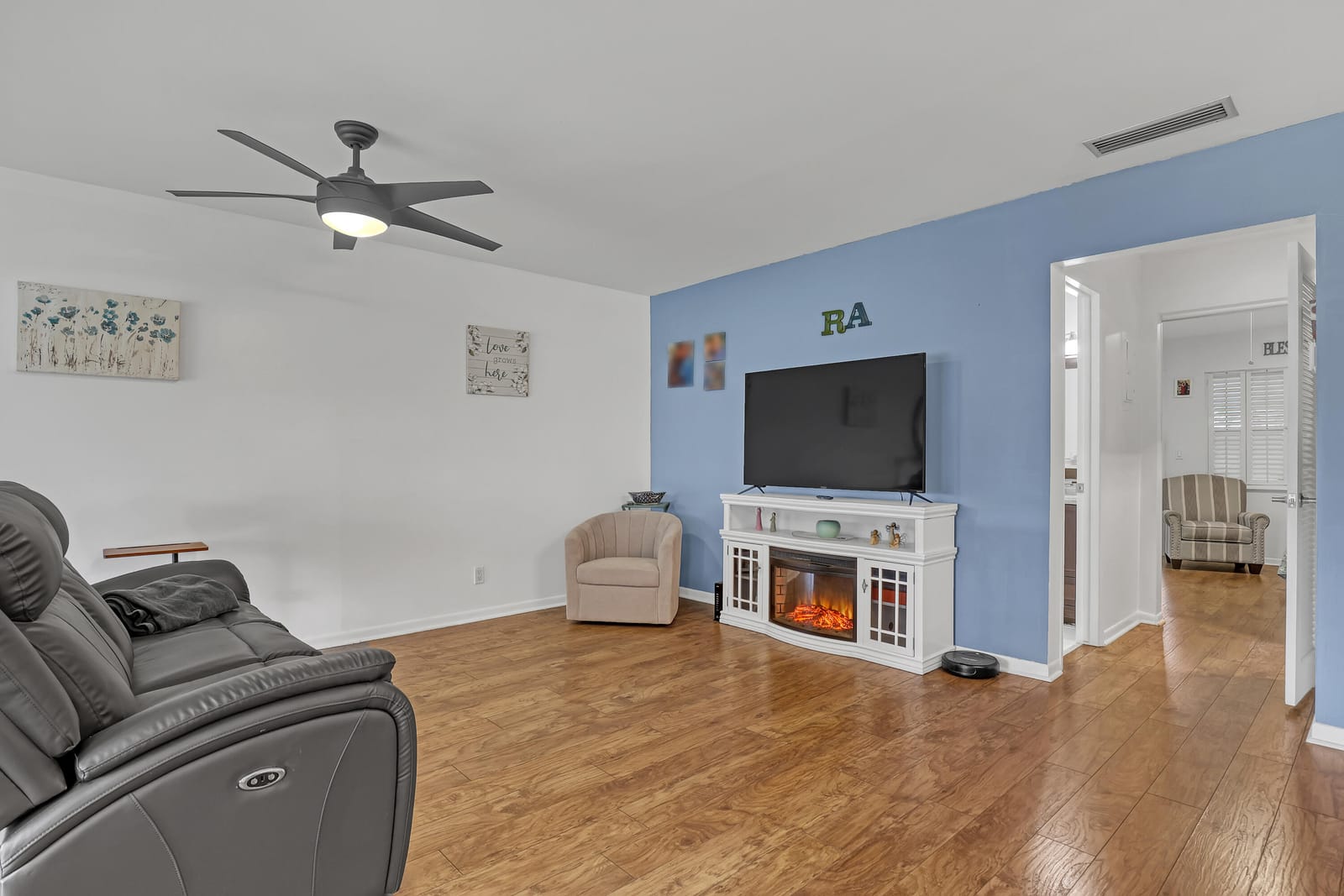 245 Main Boulevard B — photo 6