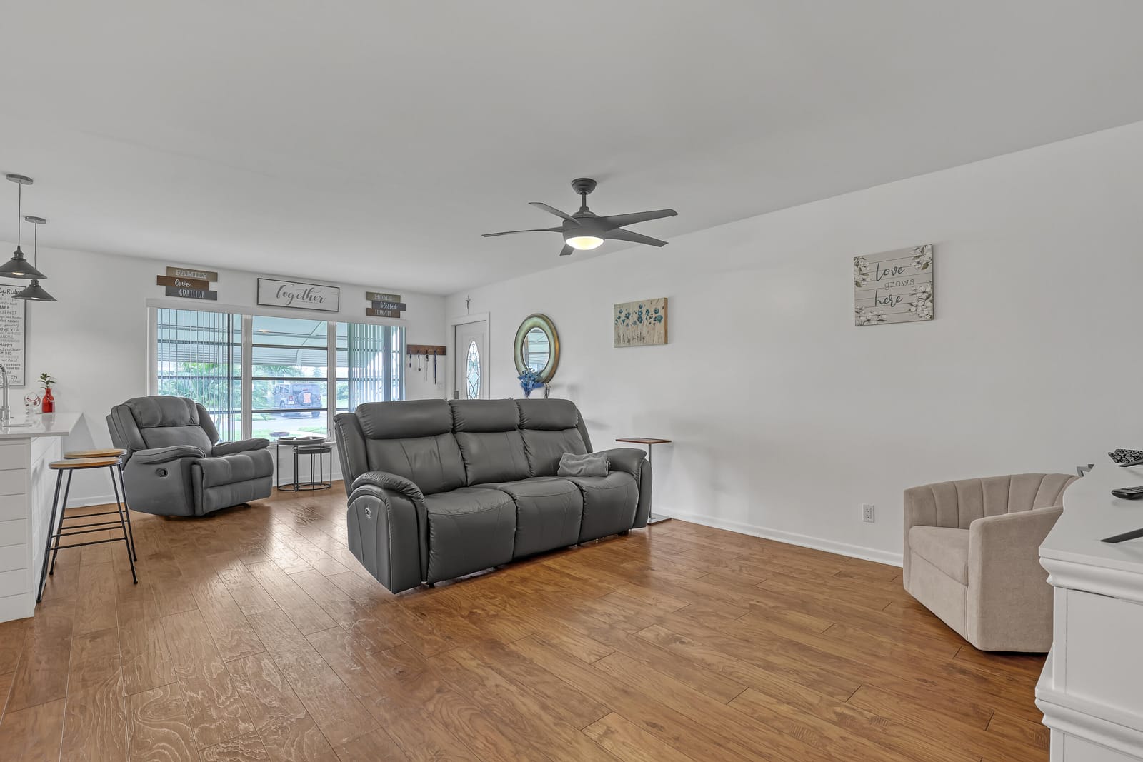 245 Main Boulevard B — photo 7