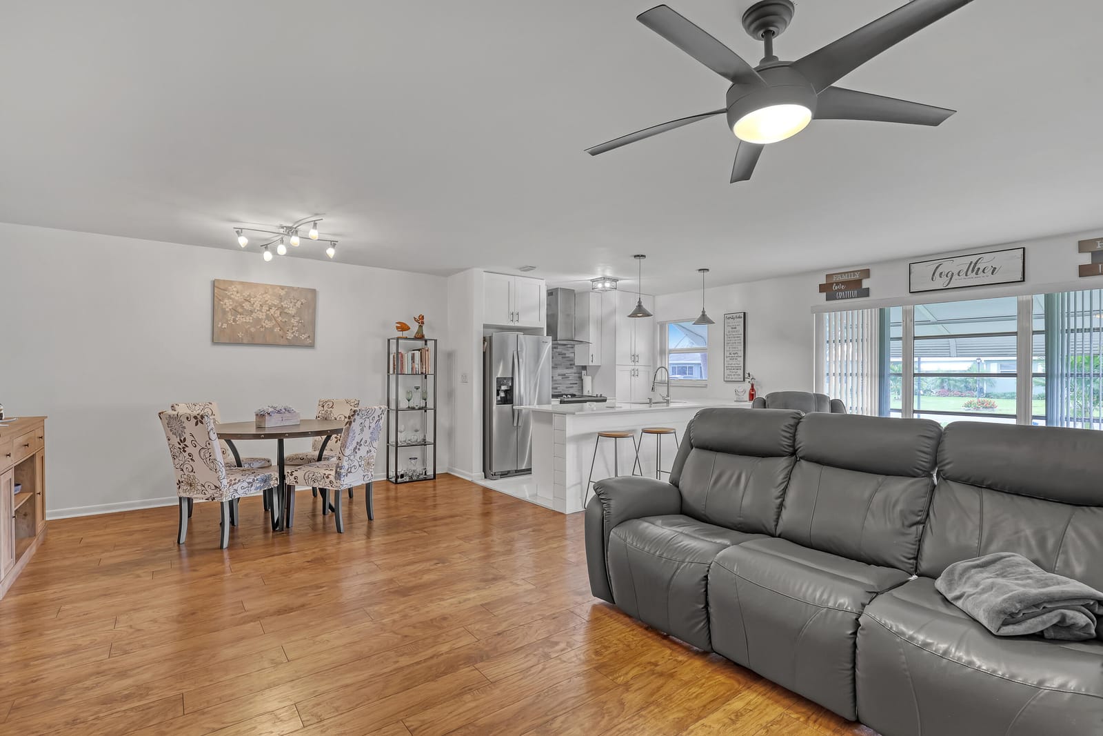 245 Main Boulevard B — photo 8