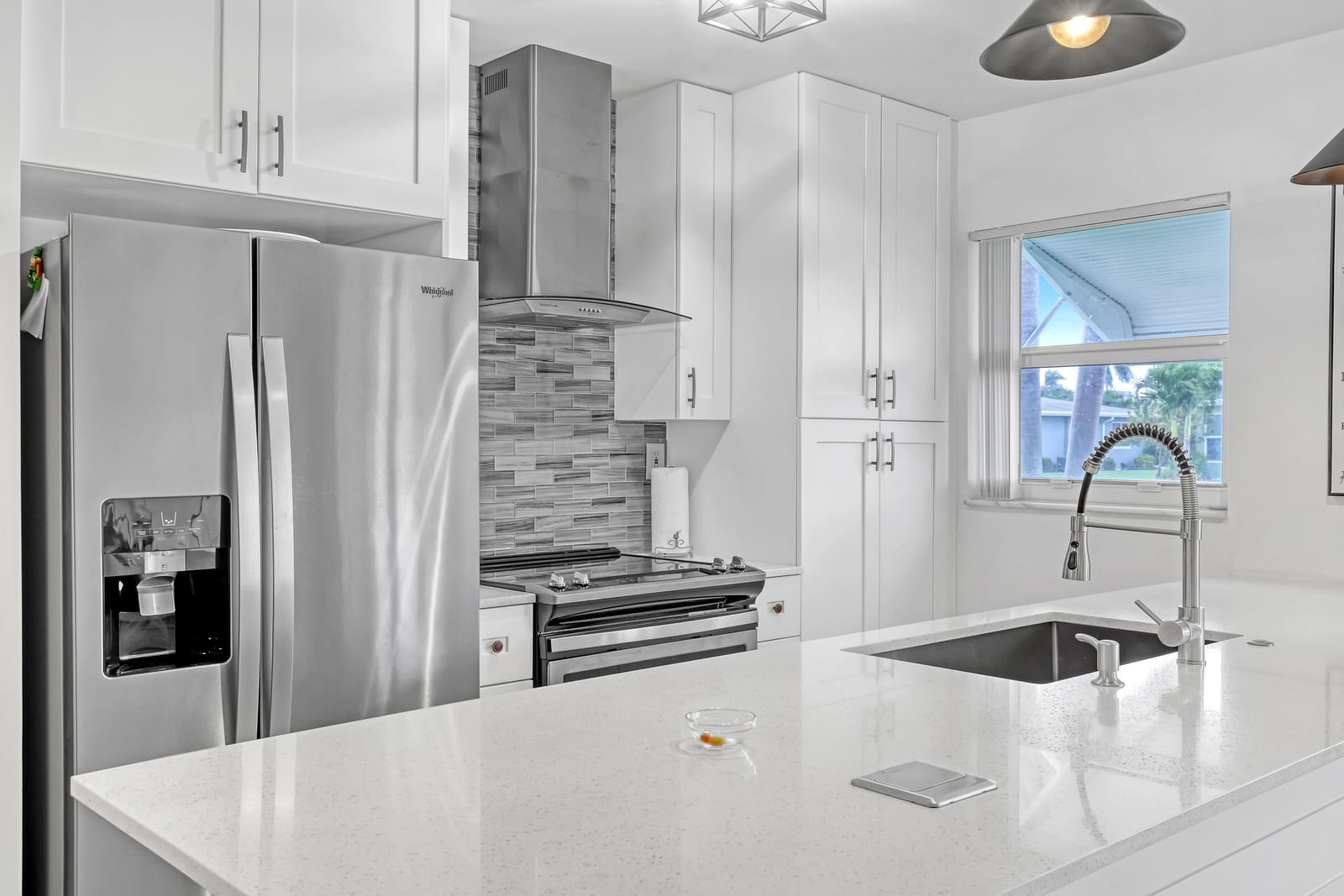 245 Main Boulevard B — photo 10