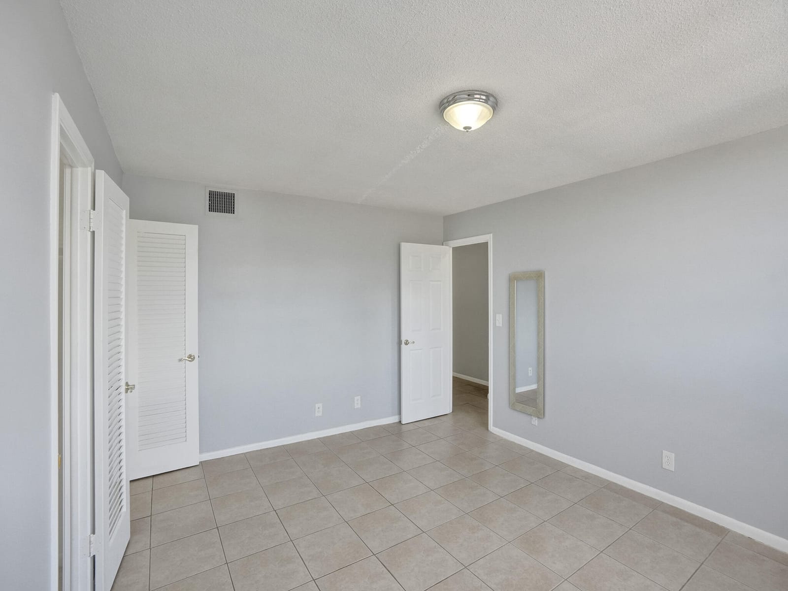 1811 Jefferson Street 404 — photo 10