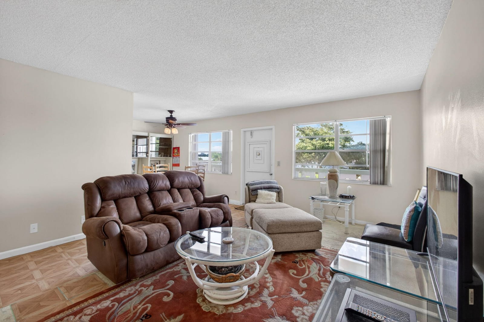 348 Wellington H — photo 2