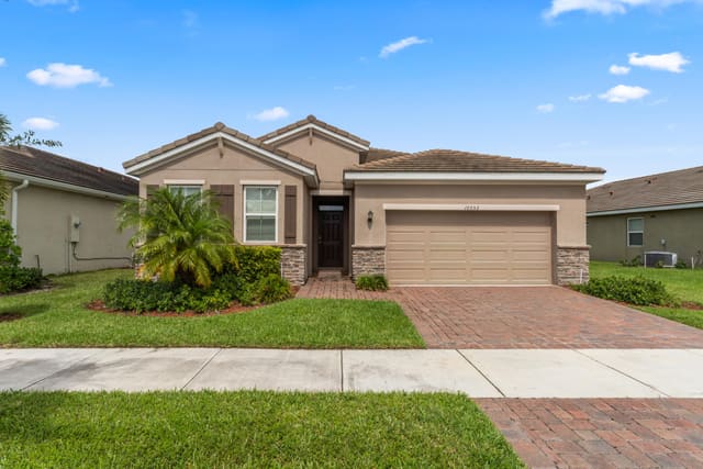 10552 SW Toren Way, sold in Tradition Plat No 20 - The Preserve - Phase 1, Port St Lucie, FL