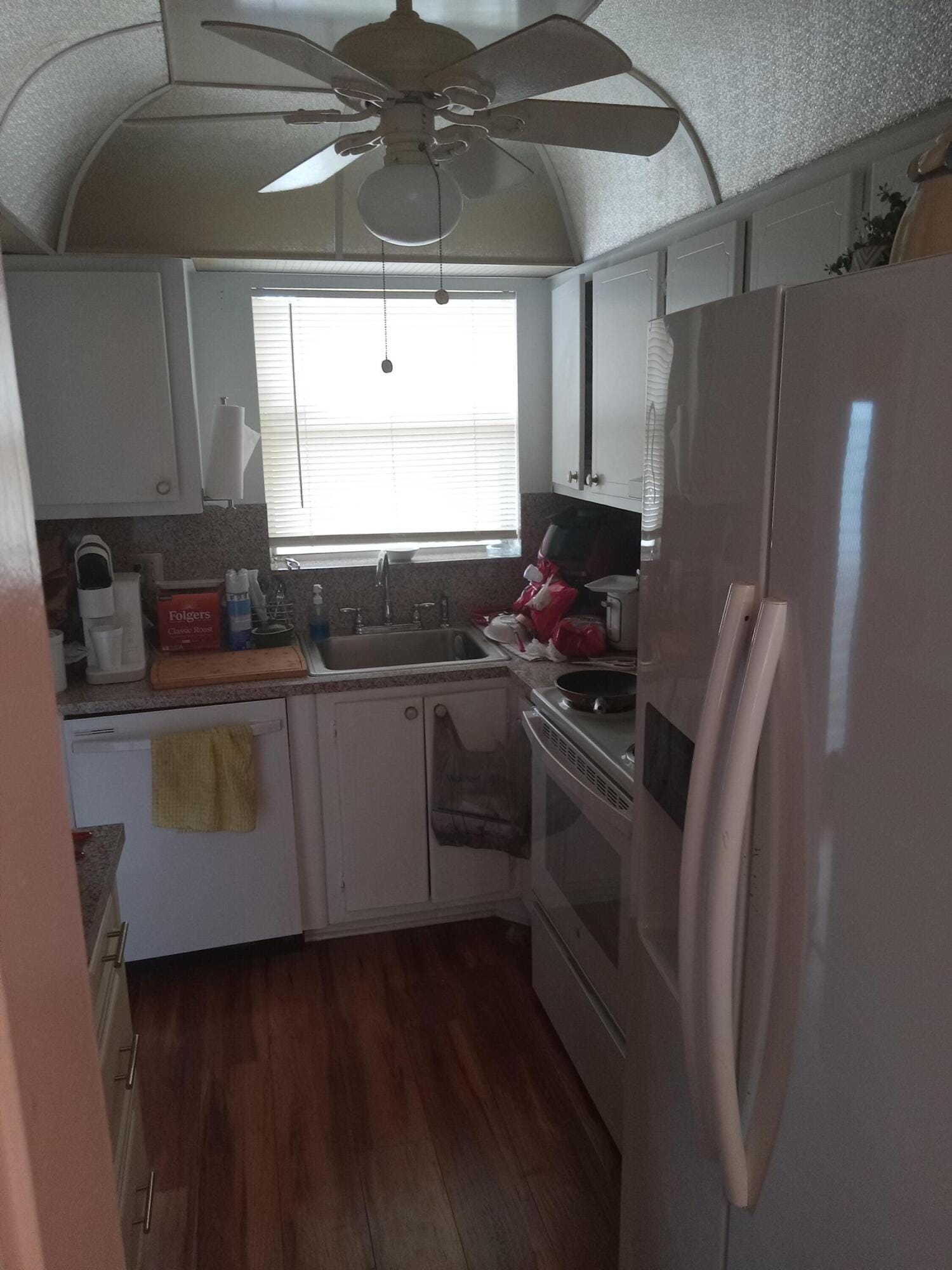2901 E Sunrise Lakes Drive E 202, Sunrise, FL 33322 photo 3