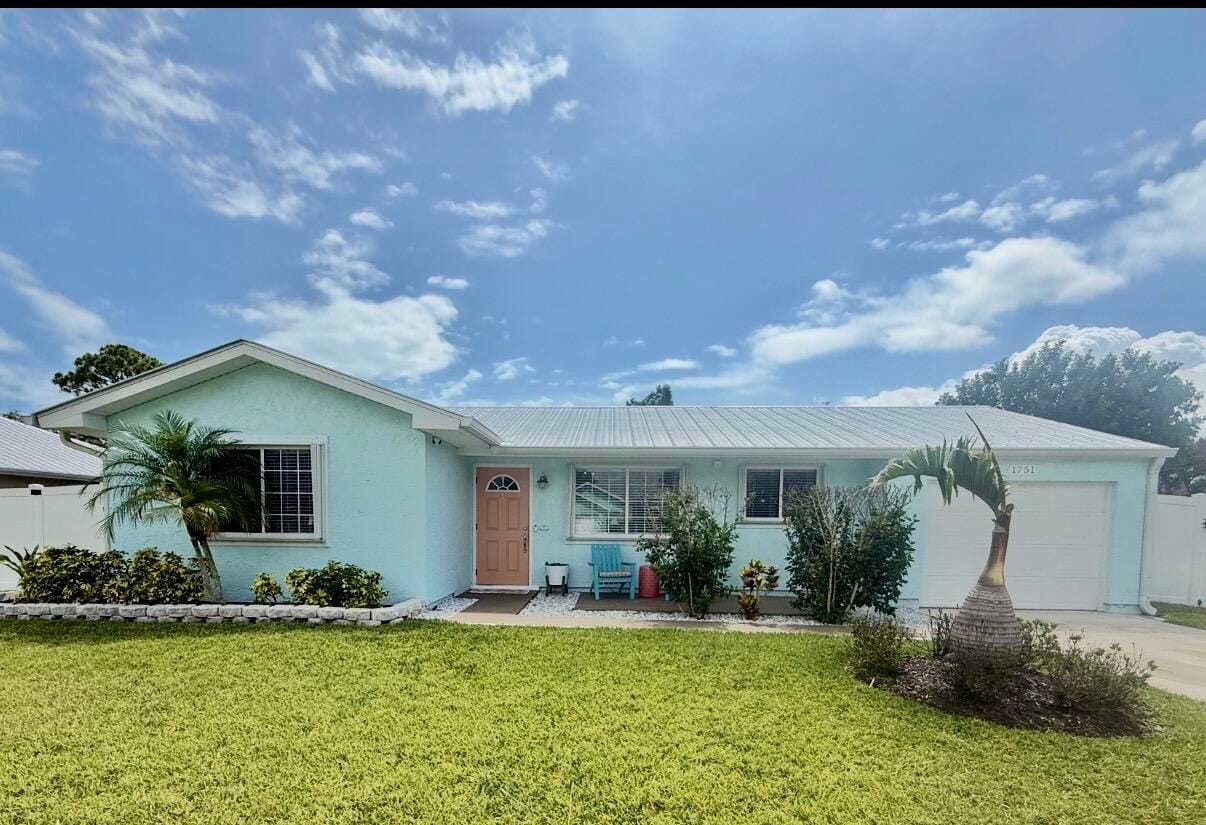 1751 SE Mansfield Street, Port St. Lucie, FL 34952