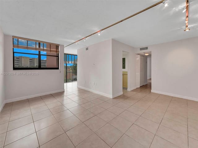 9420 W Flagler Street 312, Miami, FL 33174