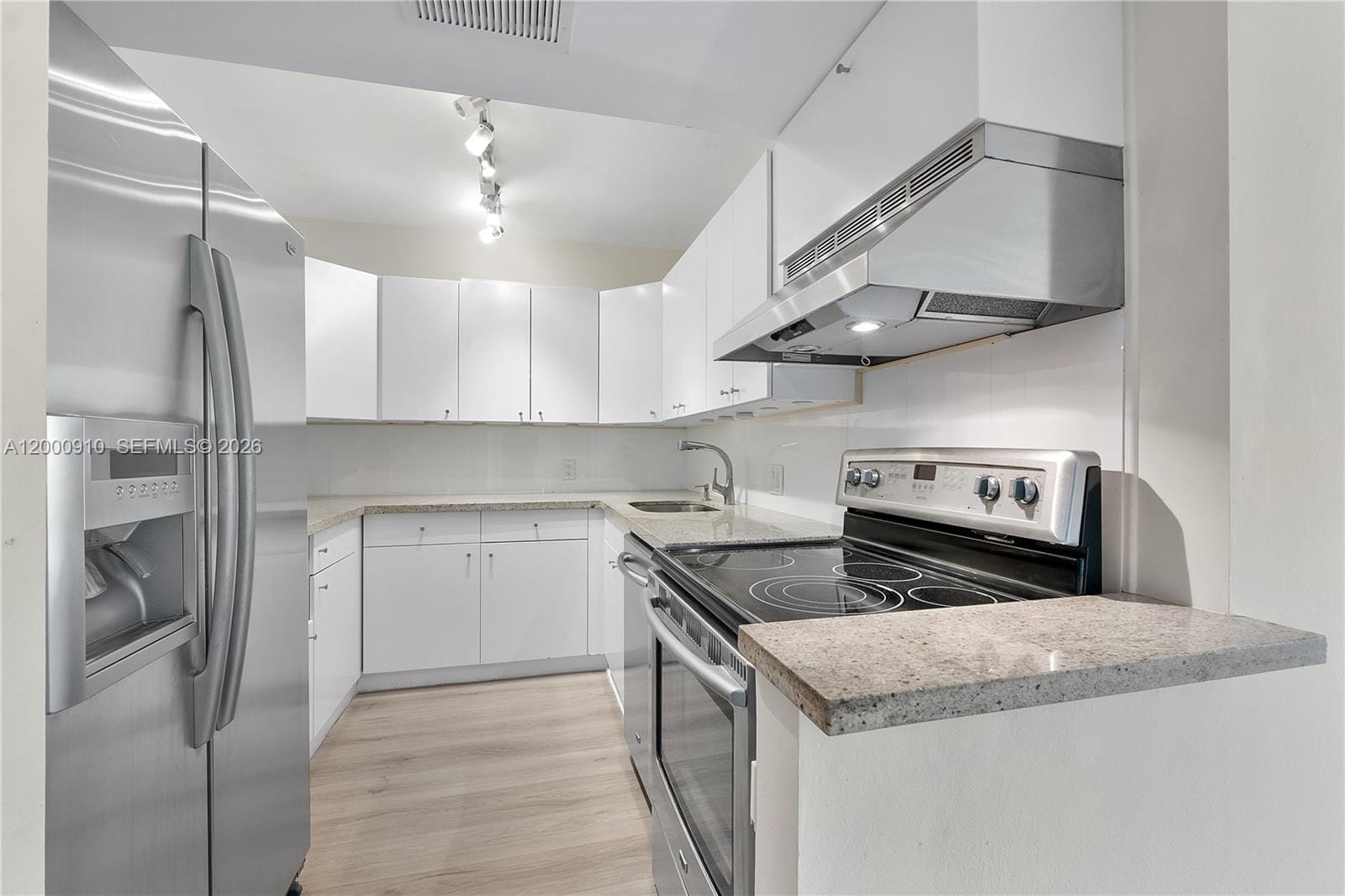 20335 W Country Club Drive 208, Aventura, FL 33180 photo 16