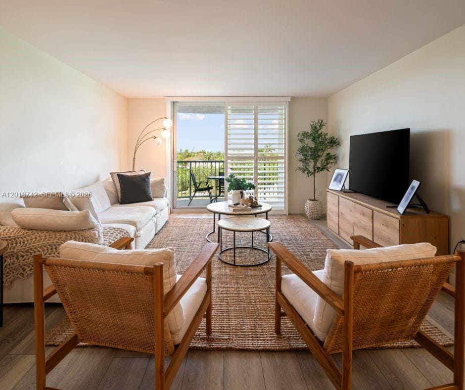 210 Sea View Drive 501 — photo 2
