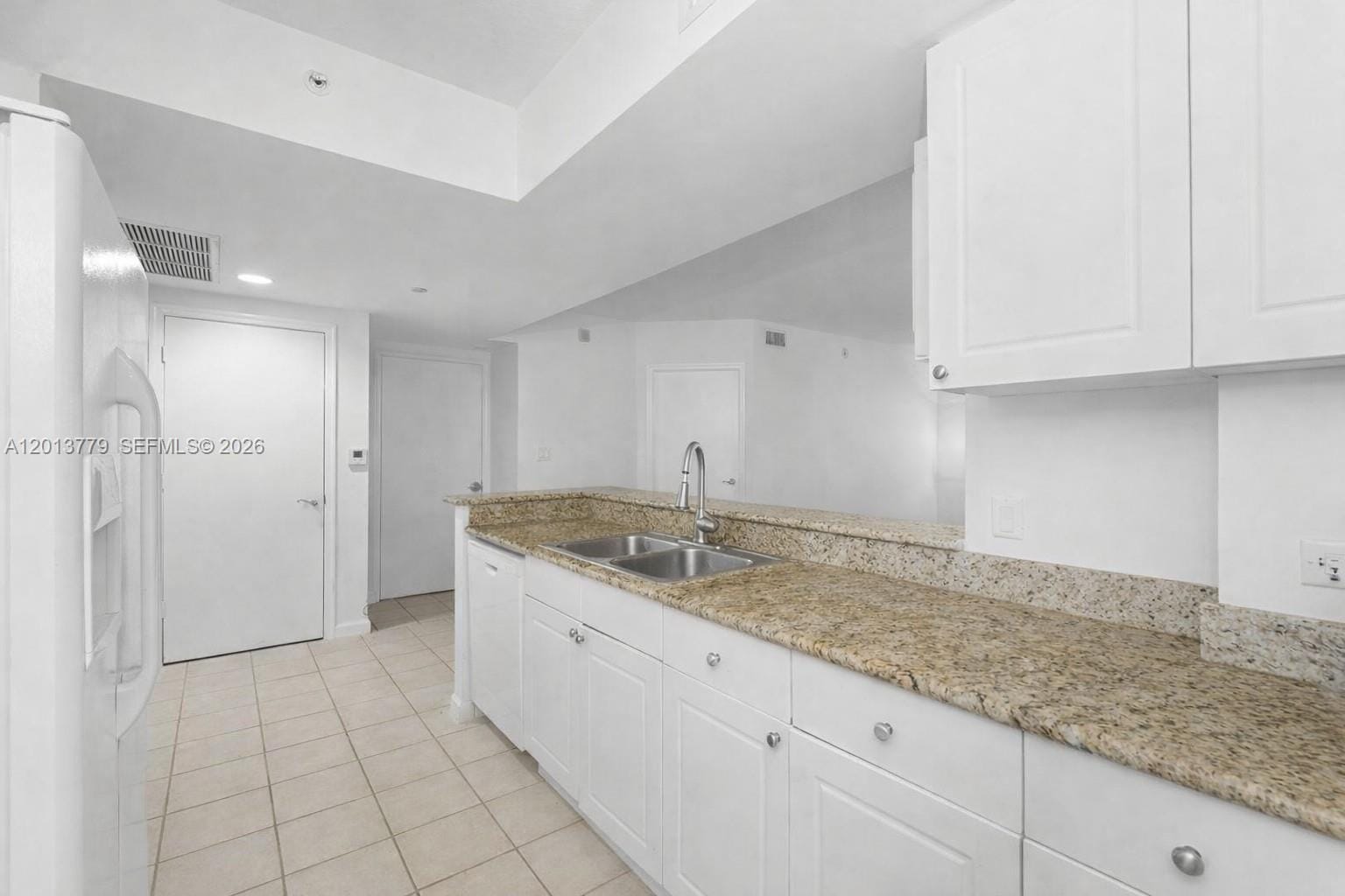 19501 W Country Club Drive 2415, Aventura, FL 33180 photo 12