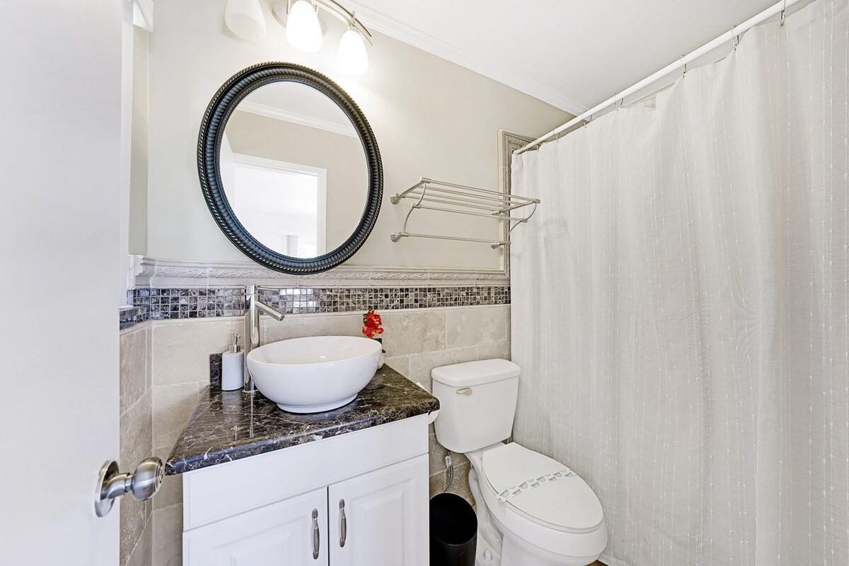 332 NW 26th Court, Wilton Manors, FL 33311 photo 13