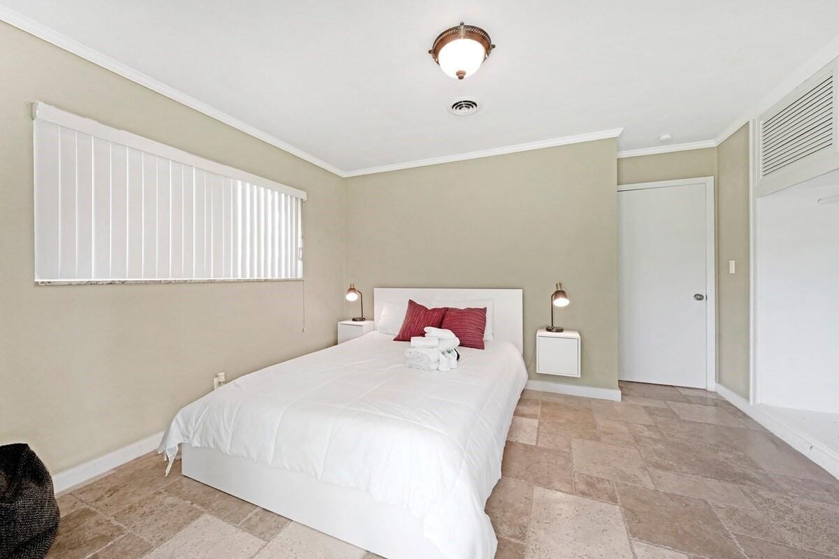 332 NW 26th Court, Wilton Manors, FL 33311 photo 23