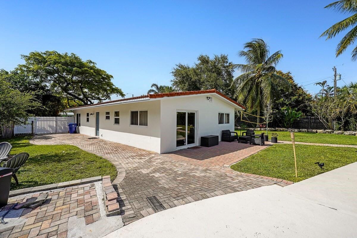 332 NW 26th Court — photo 8