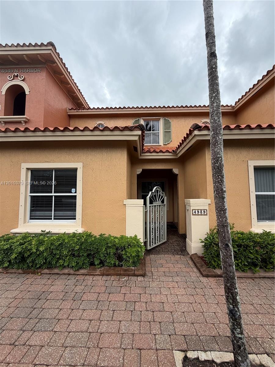 4939 N Harbor Isles Drive 106 — photo 1