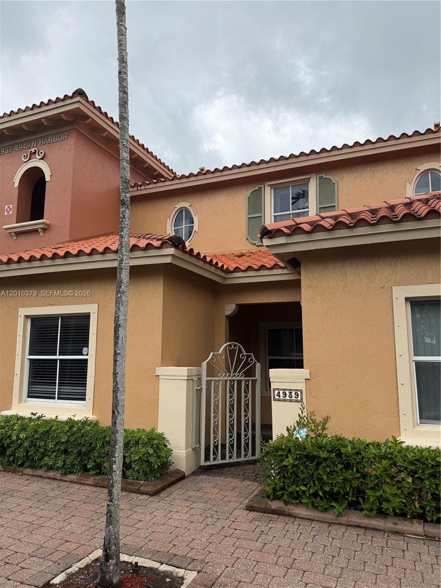 4939 N Harbor Isles Drive 106 — photo 2
