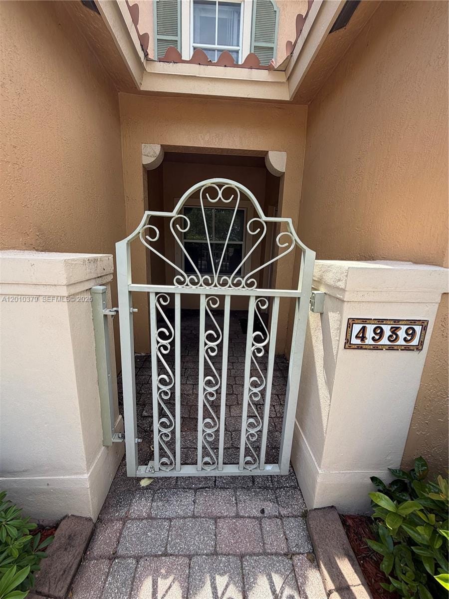 4939 N Harbor Isles Drive 106 — photo 3