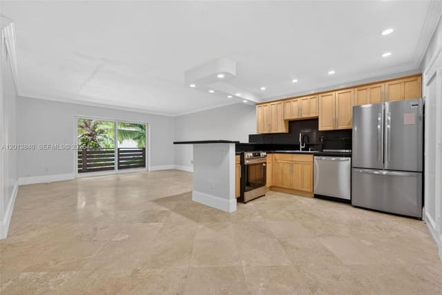 7477 SW 82nd Street C213, Miami, FL 33143