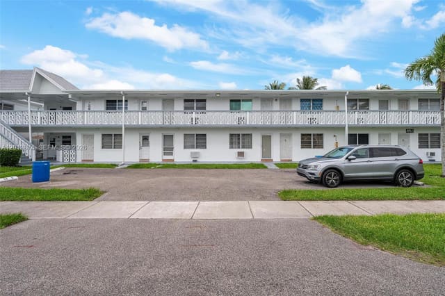 50 NW 204th Street H7, Miami Gardens, FL 33169