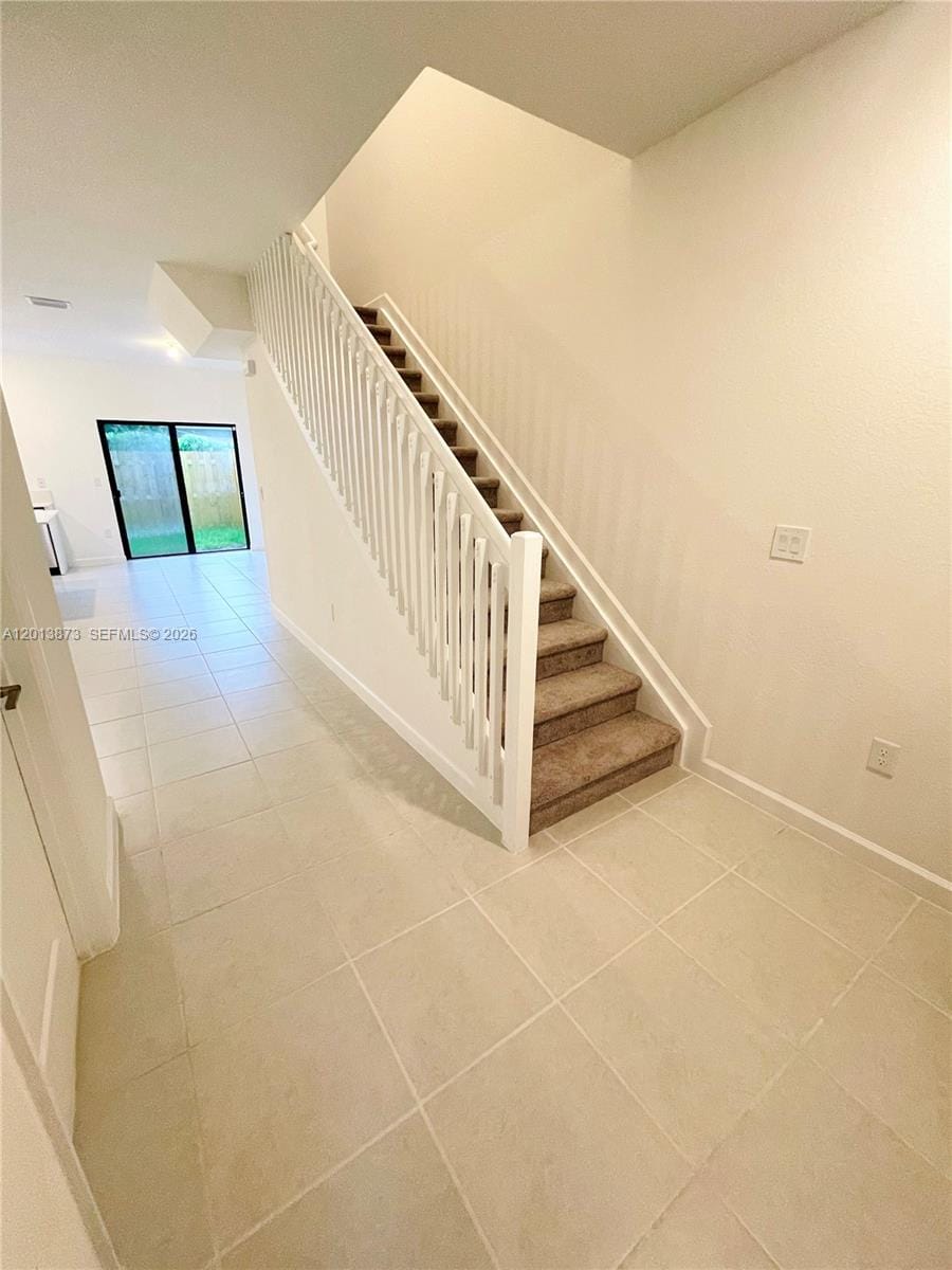 929 NE 211th Street — photo 8