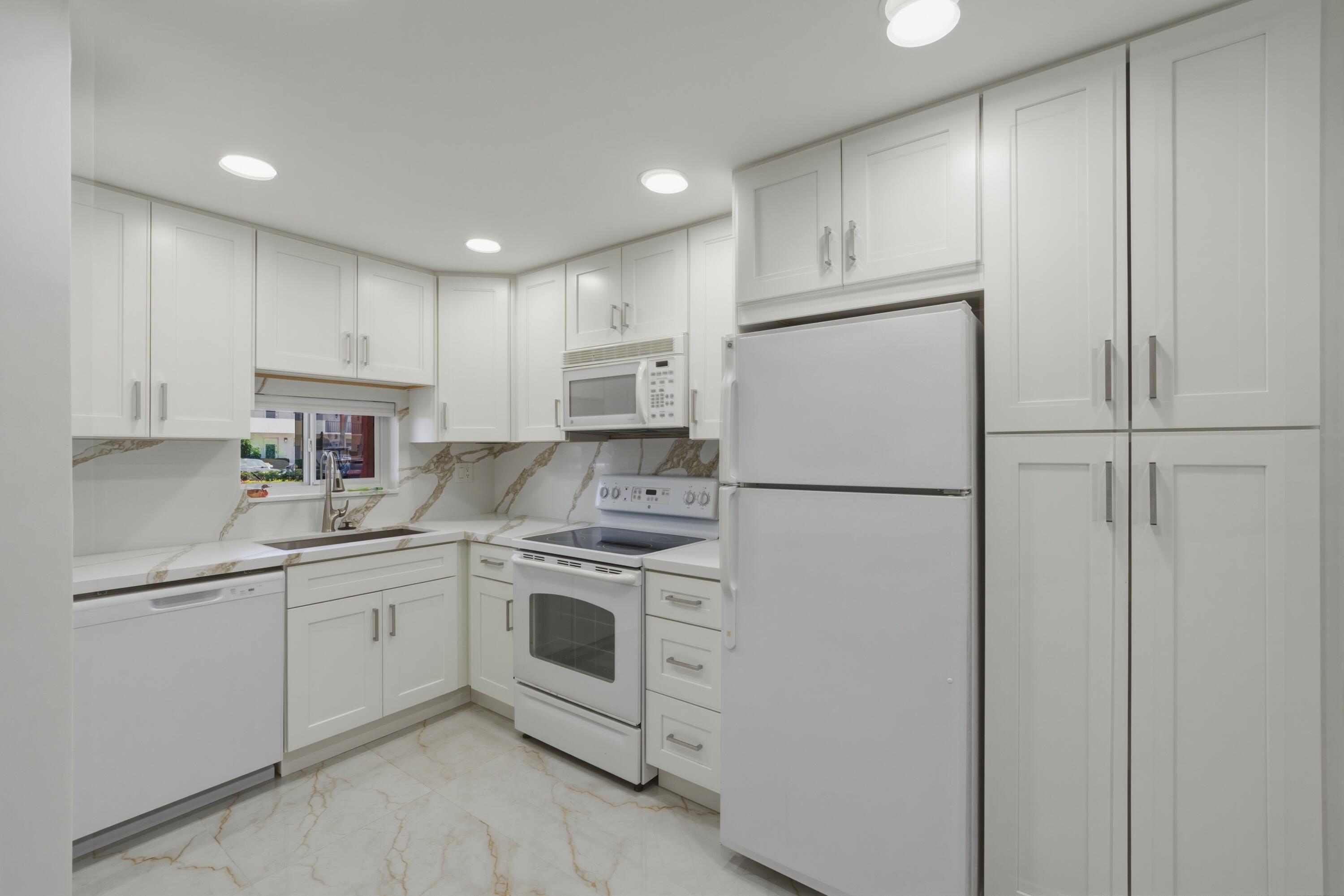 371 S Hollybrook Drive 106, Pembroke Pines, FL 33025, Pembroke Pines