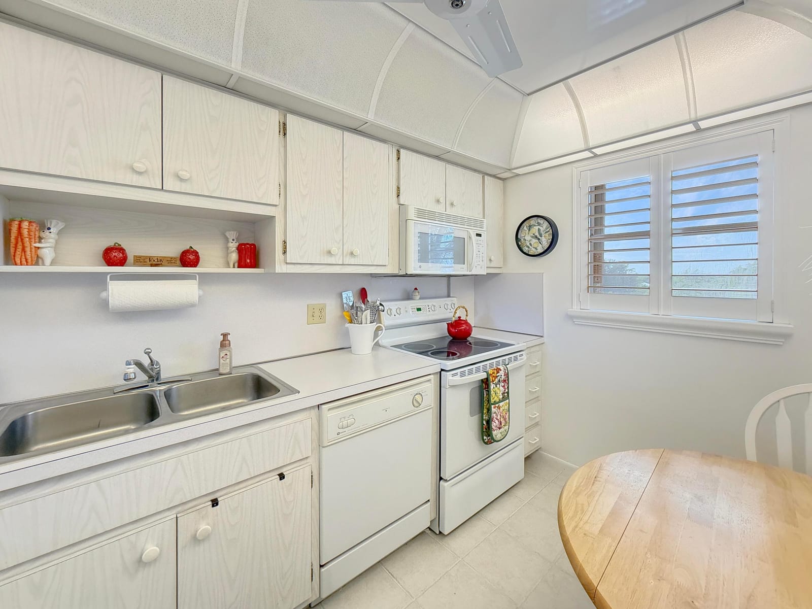 555 NW 4th Avenue 401, Boca Raton, FL 33432 photo 2