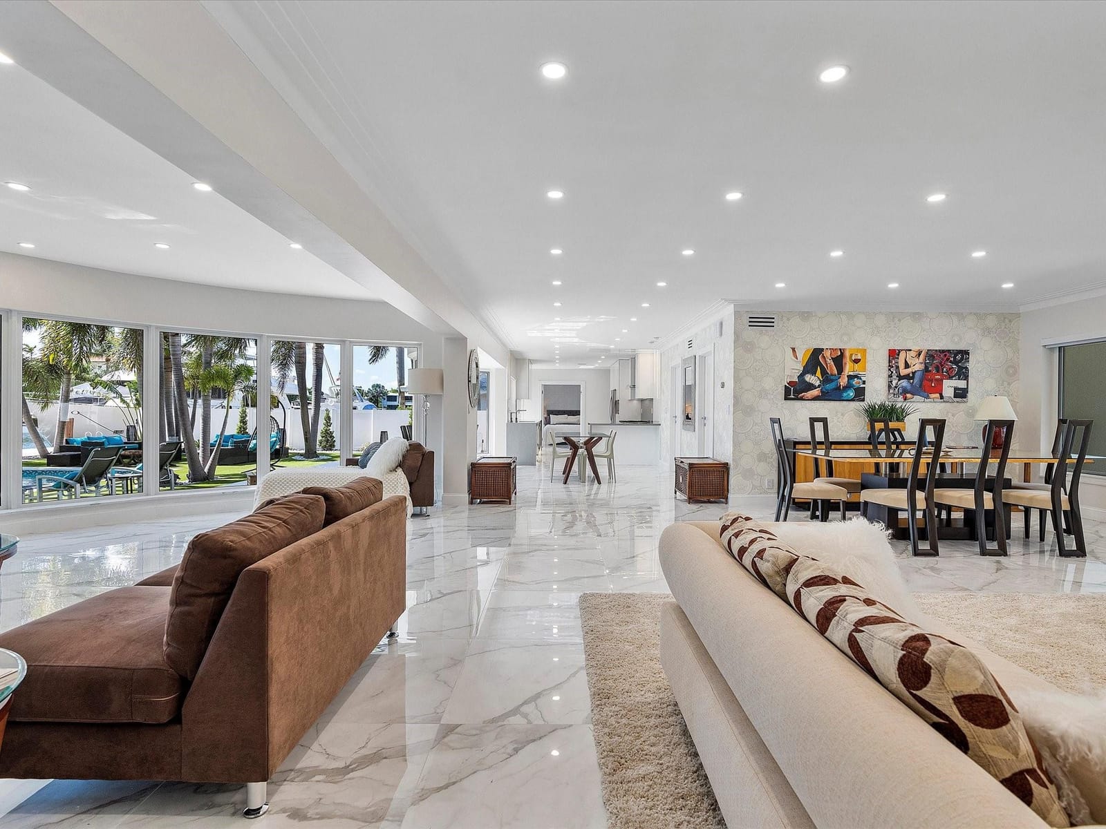 207 Royal Palm Drive — photo 12