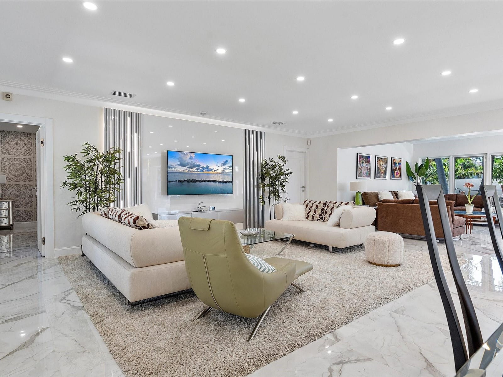 207 Royal Palm Drive — photo 7