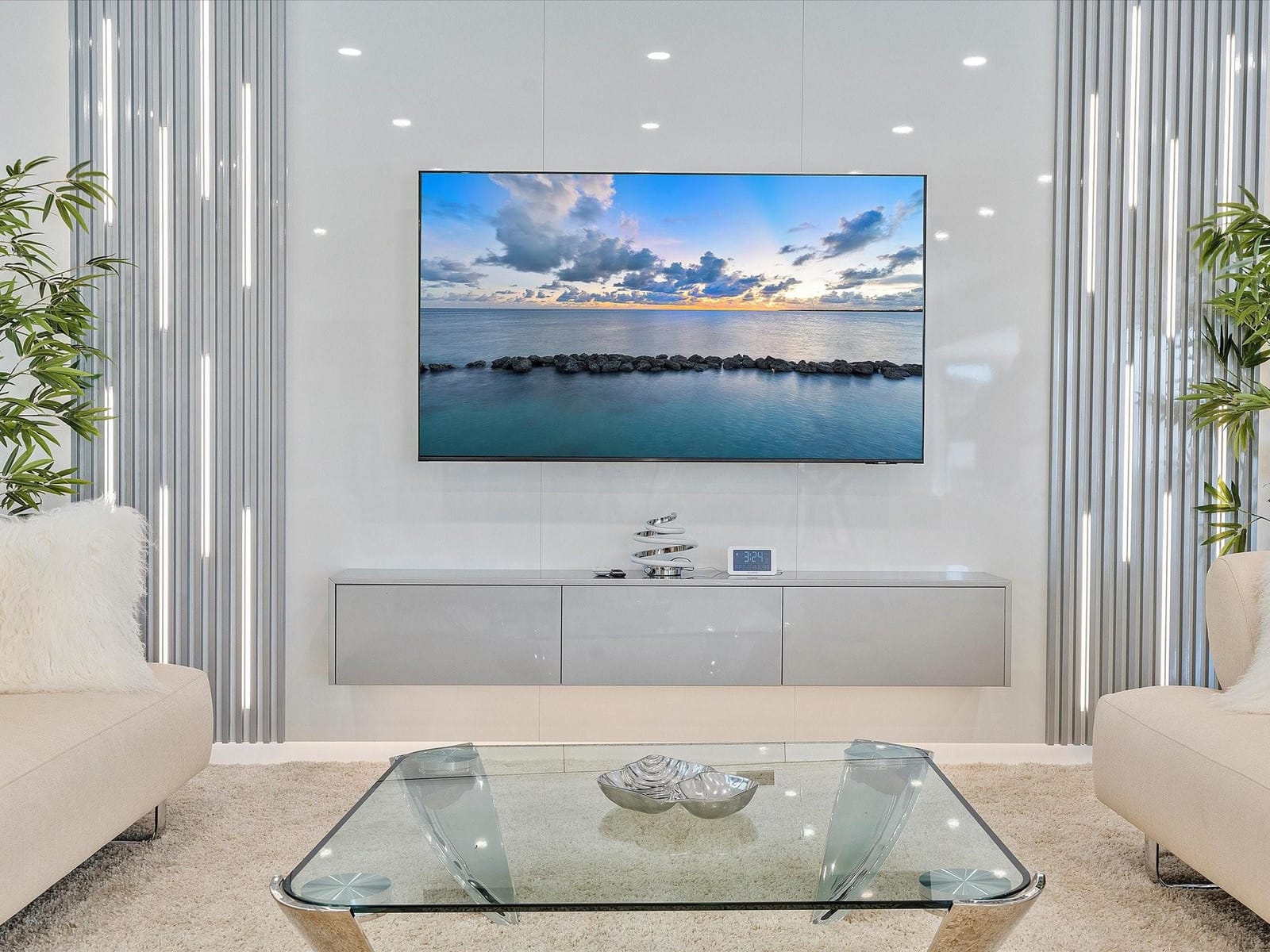 207 Royal Palm Drive — photo 9