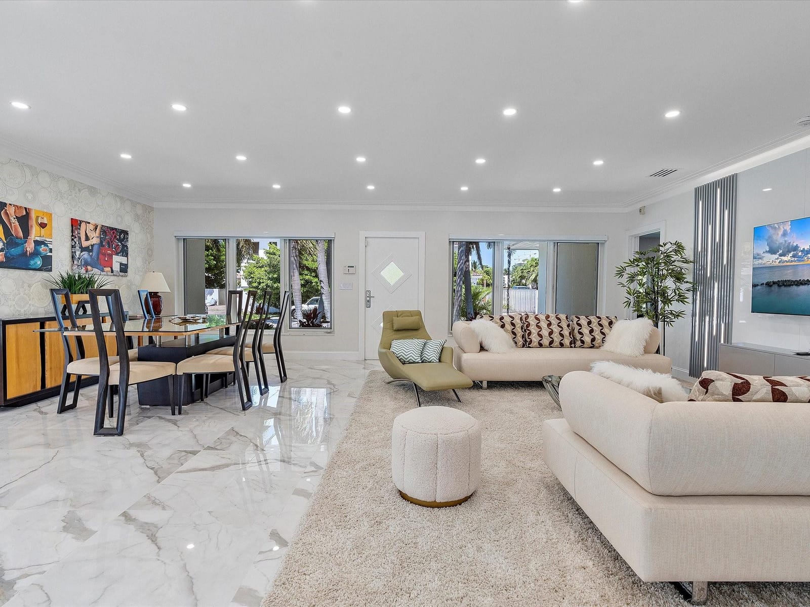 207 Royal Palm Drive — photo 10