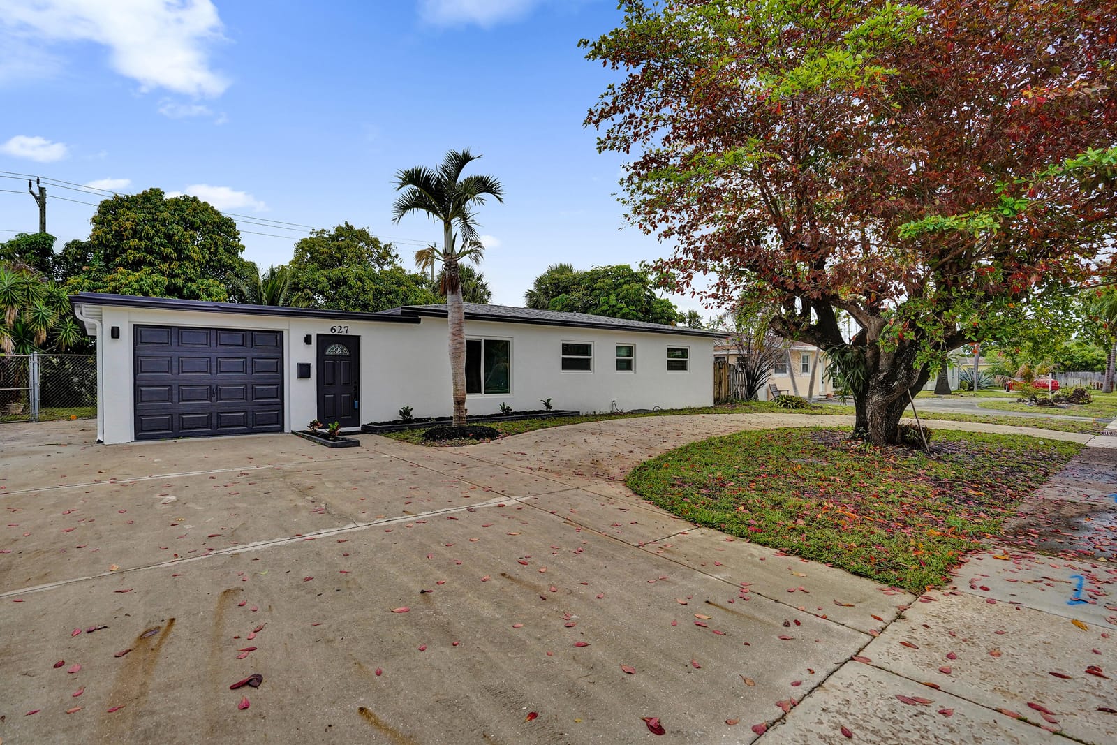 627 W Ilex Drive, Lake Park, FL 33403 photo 2